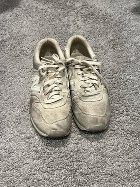 New Balance Suede Sneakers in Beige